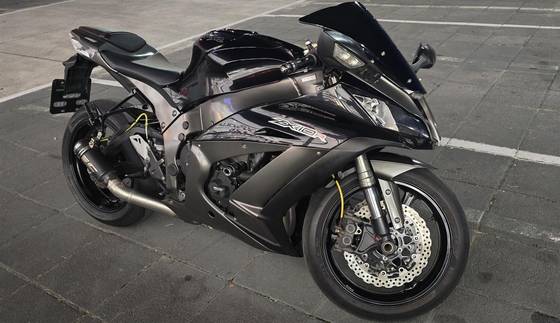 KAWASAKI NINJA ZX-10R 